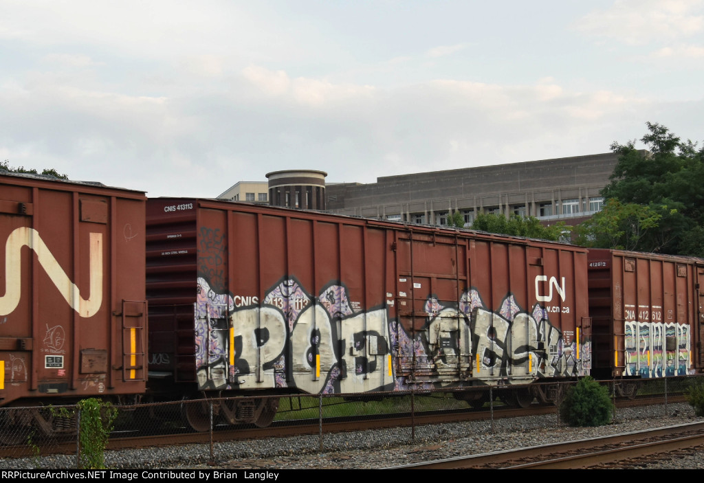 413113